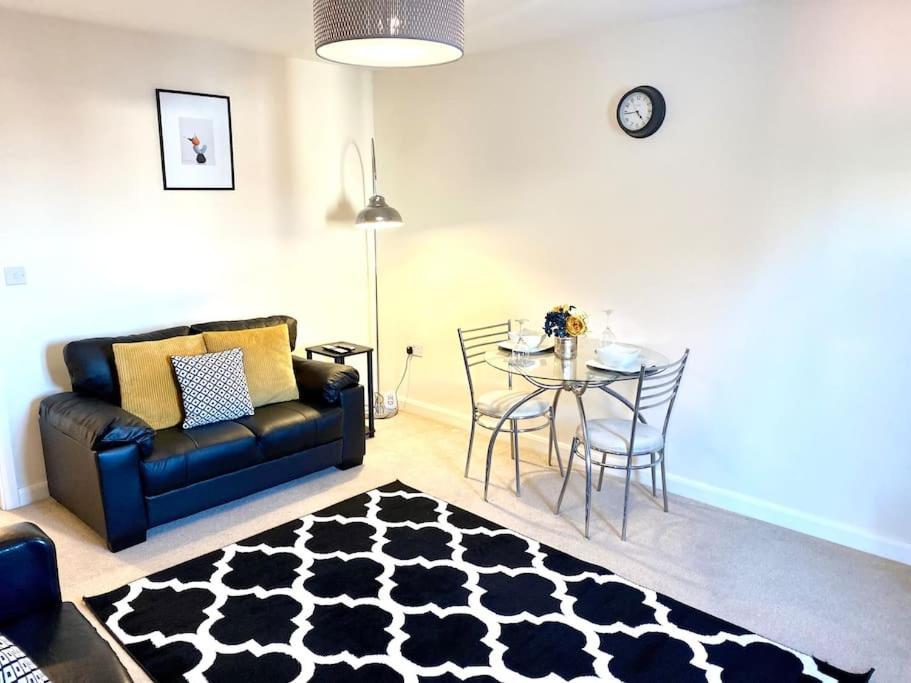Amazing 2-Bed City Centre Apt With Parking Coventry Eksteriør billede