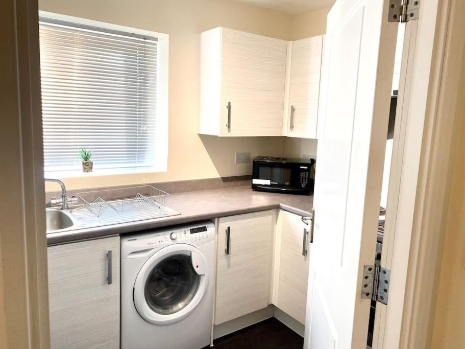 Amazing 2-Bed City Centre Apt With Parking Coventry Eksteriør billede