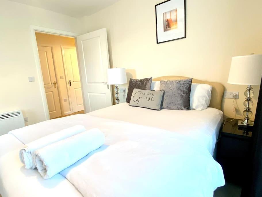 Amazing 2-Bed City Centre Apt With Parking Coventry Eksteriør billede